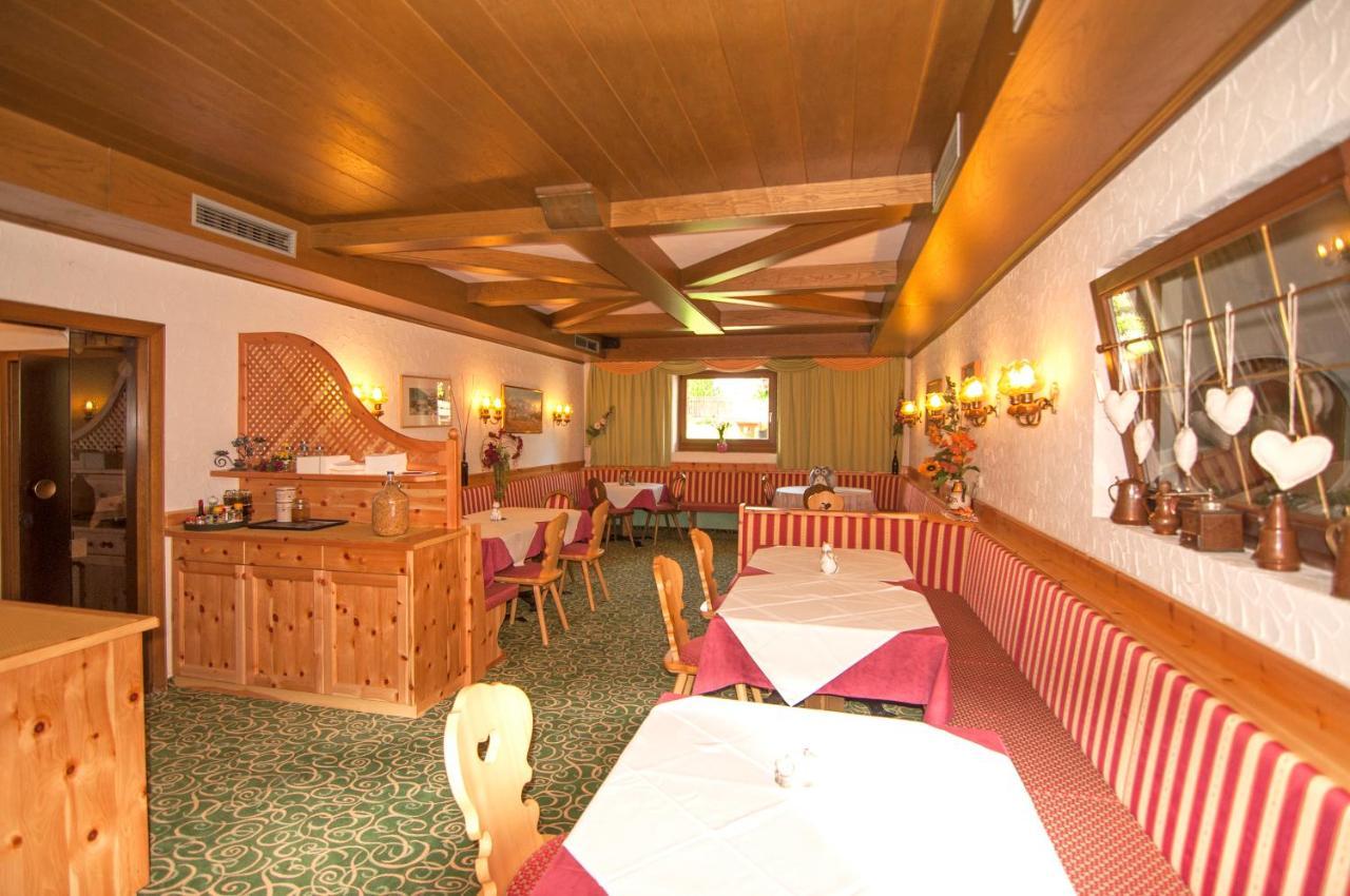Pension Gallus Laces Exterior photo